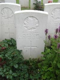 Canada Cemetery Tilloy Les Cambrai - Laver, W A